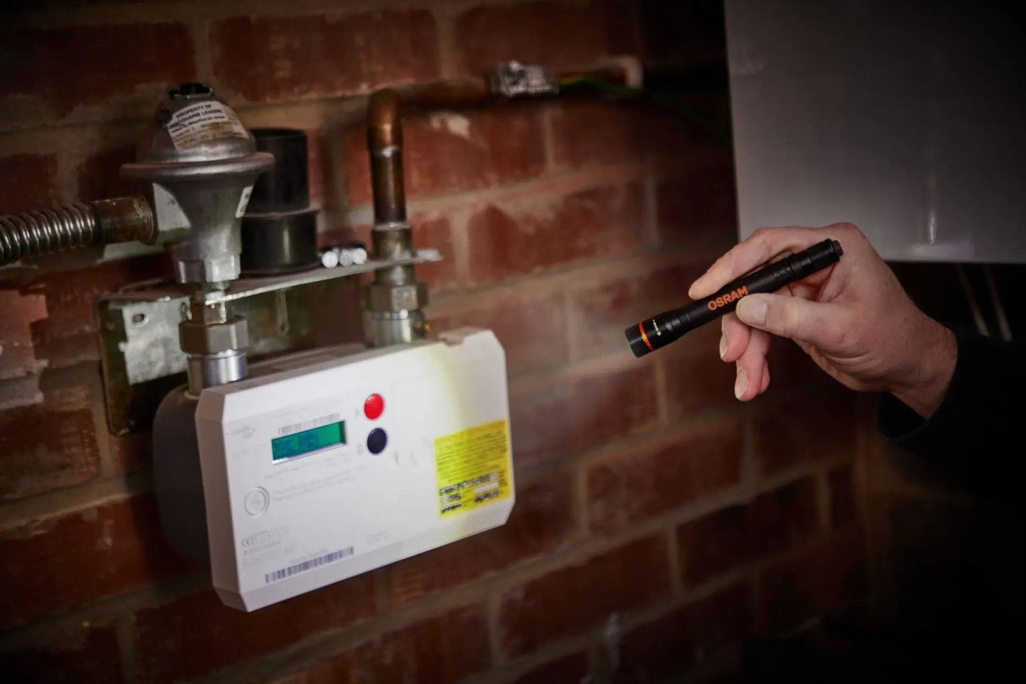 Osram LEDinspect TORCH 250 — Kraftig lommelygte til bilen